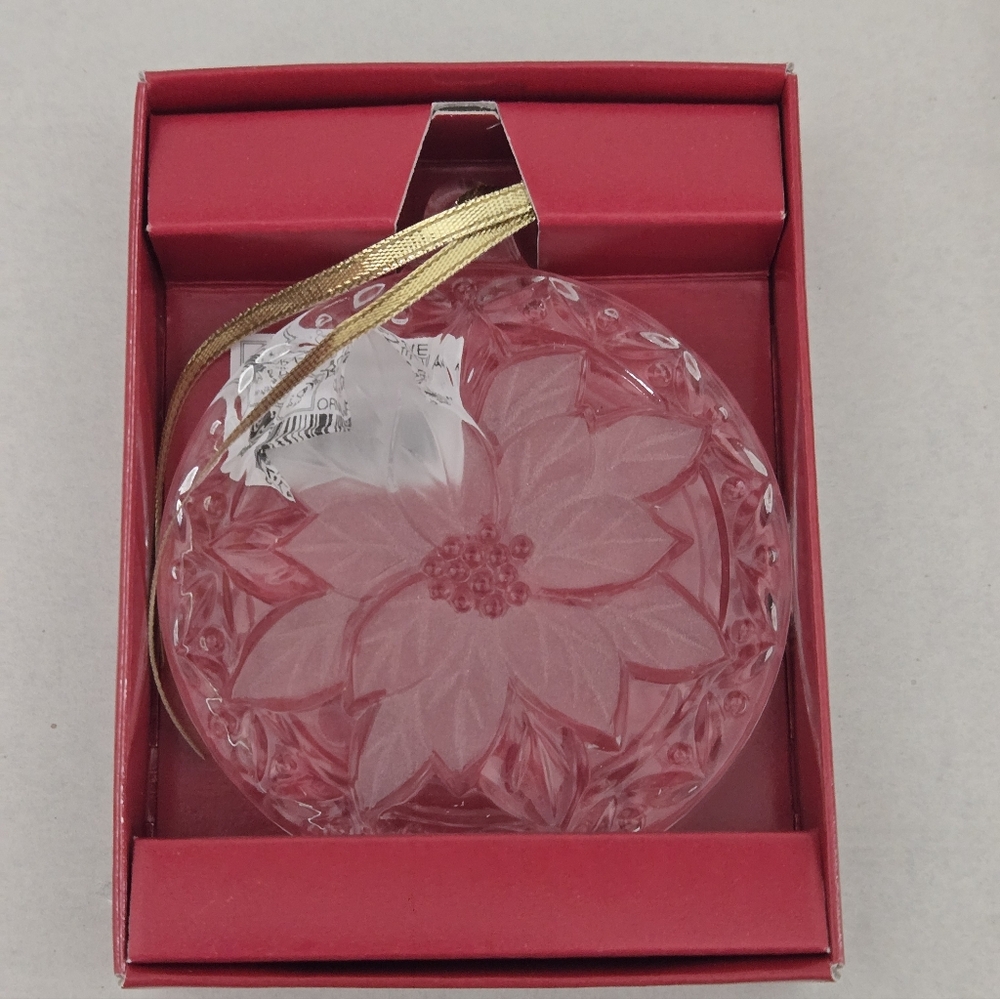 NWOT Mikasa Festive Poinsettia Frosted Glass Round Hanging Ornament W Box 2018